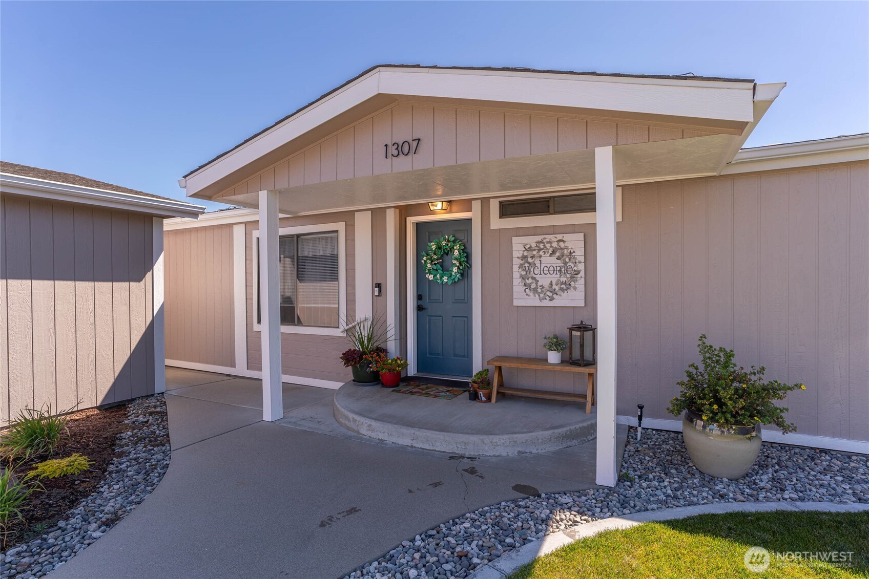 1307 Glacier Place 65 Property Photo 3