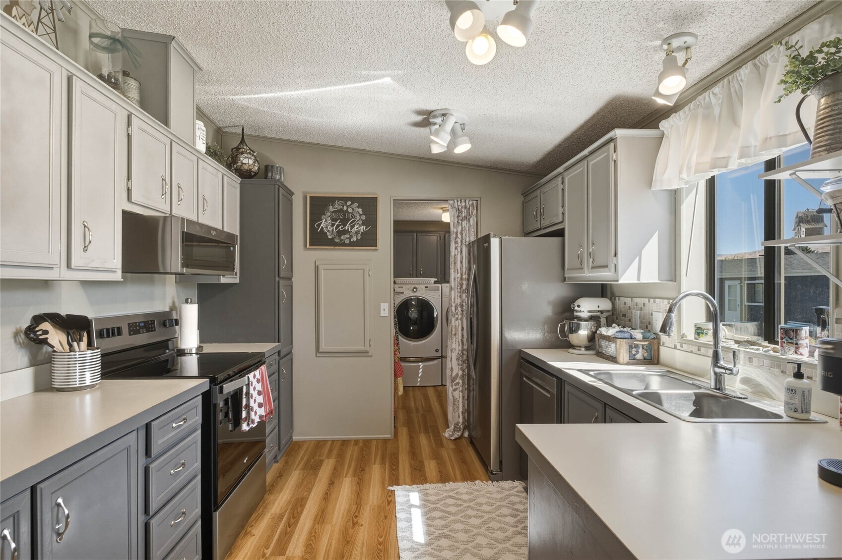 1307 Glacier Place 65 Property Photo 8
