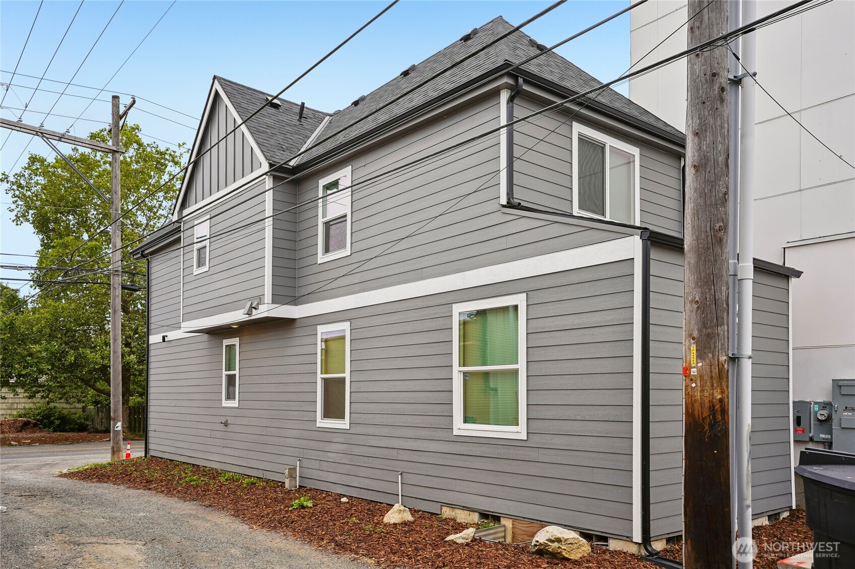 1410 6th Avenue Property Photo 4