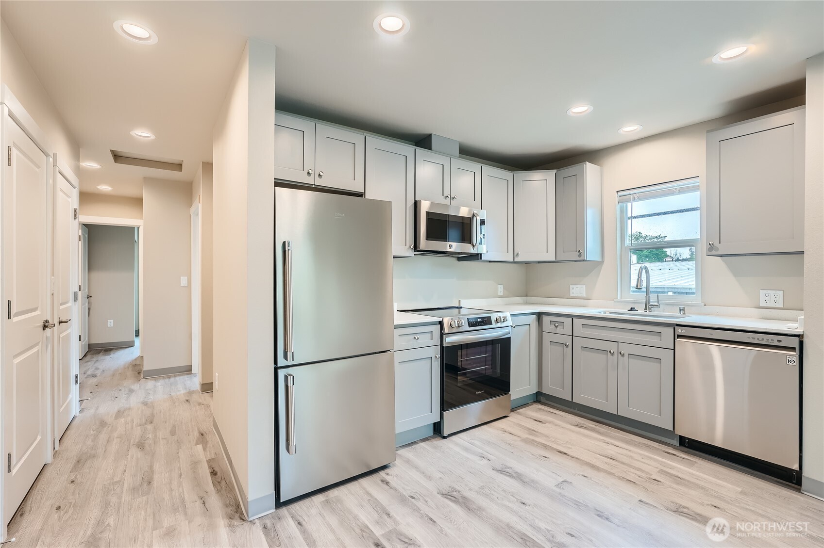 1410 6th Avenue Property Photo 8