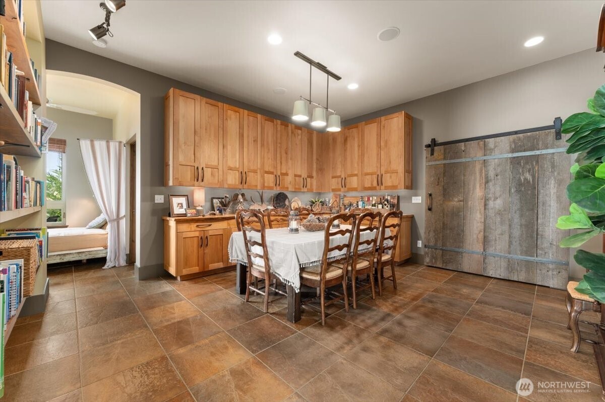 100 Ridgeview Drive Property Photo 13