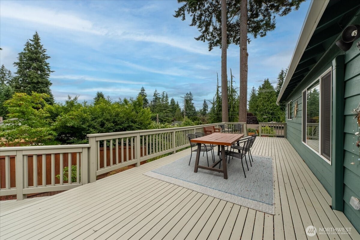 5027 126th Street Property Photo 3