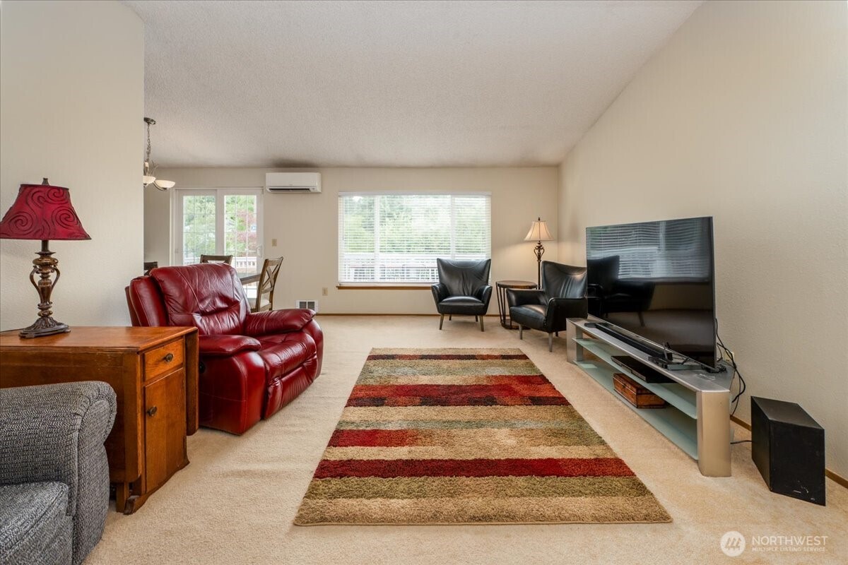 5027 126th Street Property Photo 5