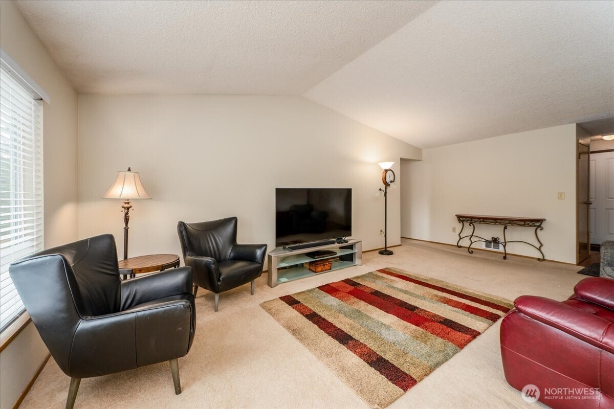 5027 126th Street Property Photo 6