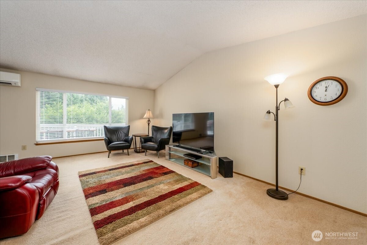 5027 126th Street Property Photo 7