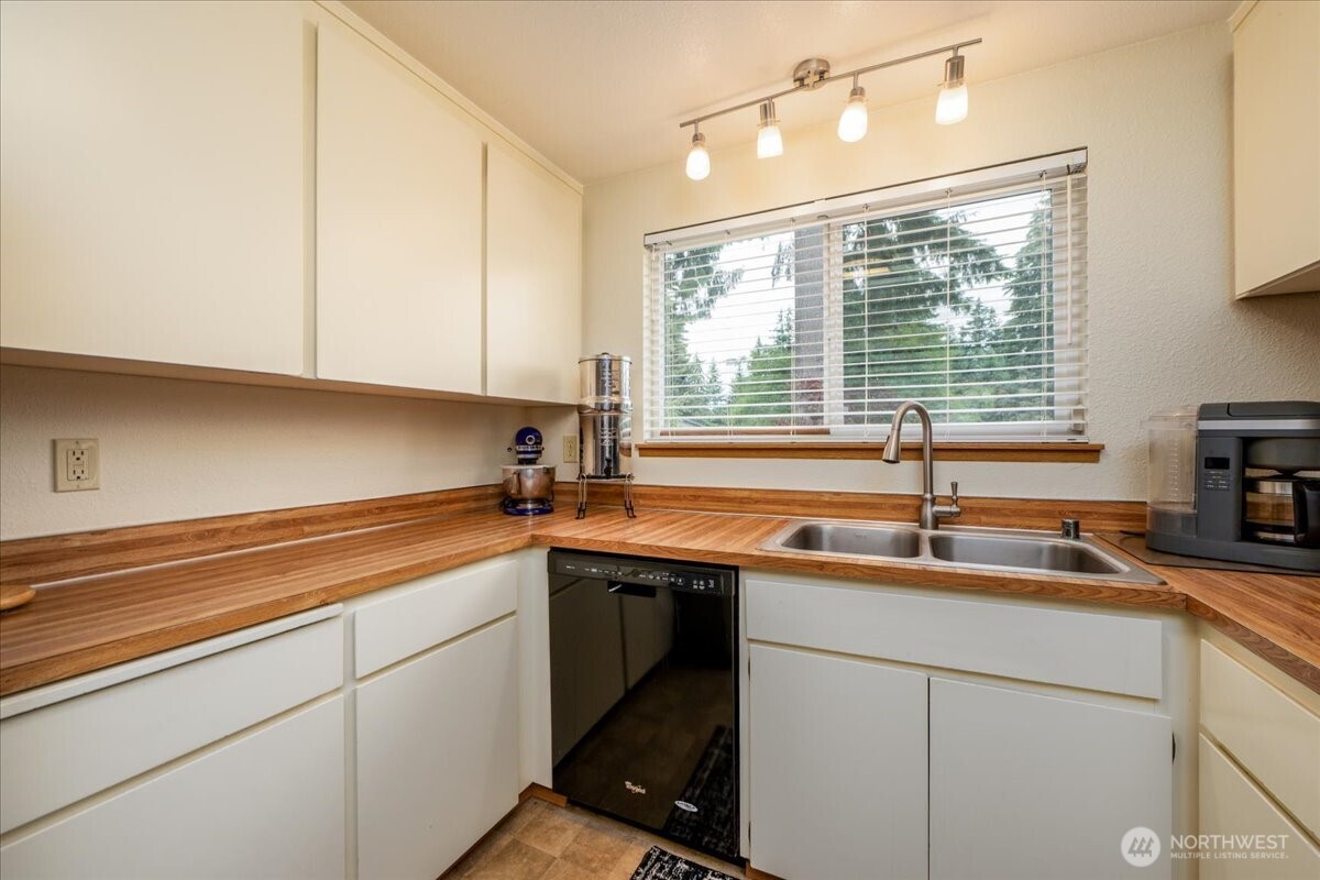 5027 126th Street Property Photo 15