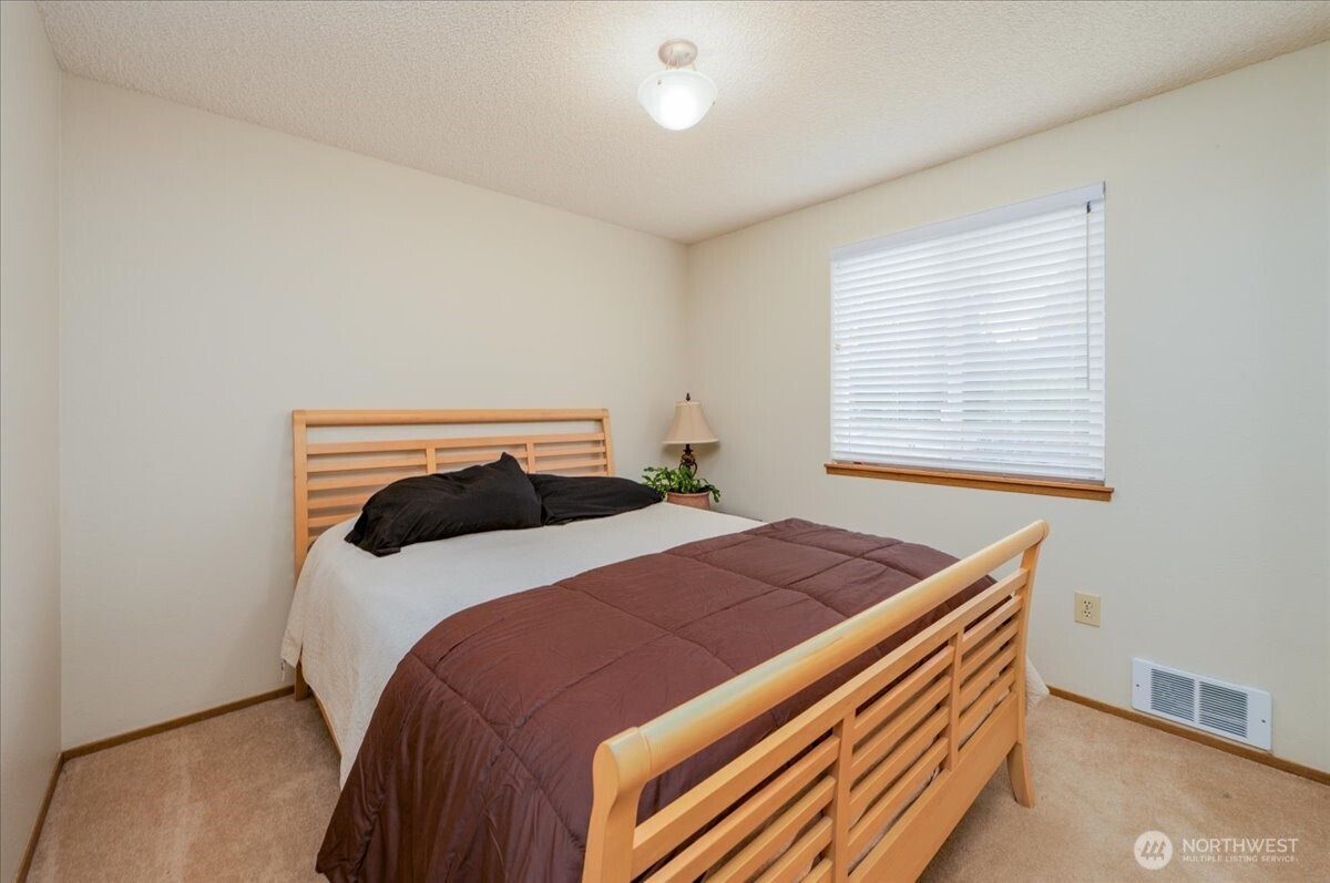 5027 126th Street Property Photo 20