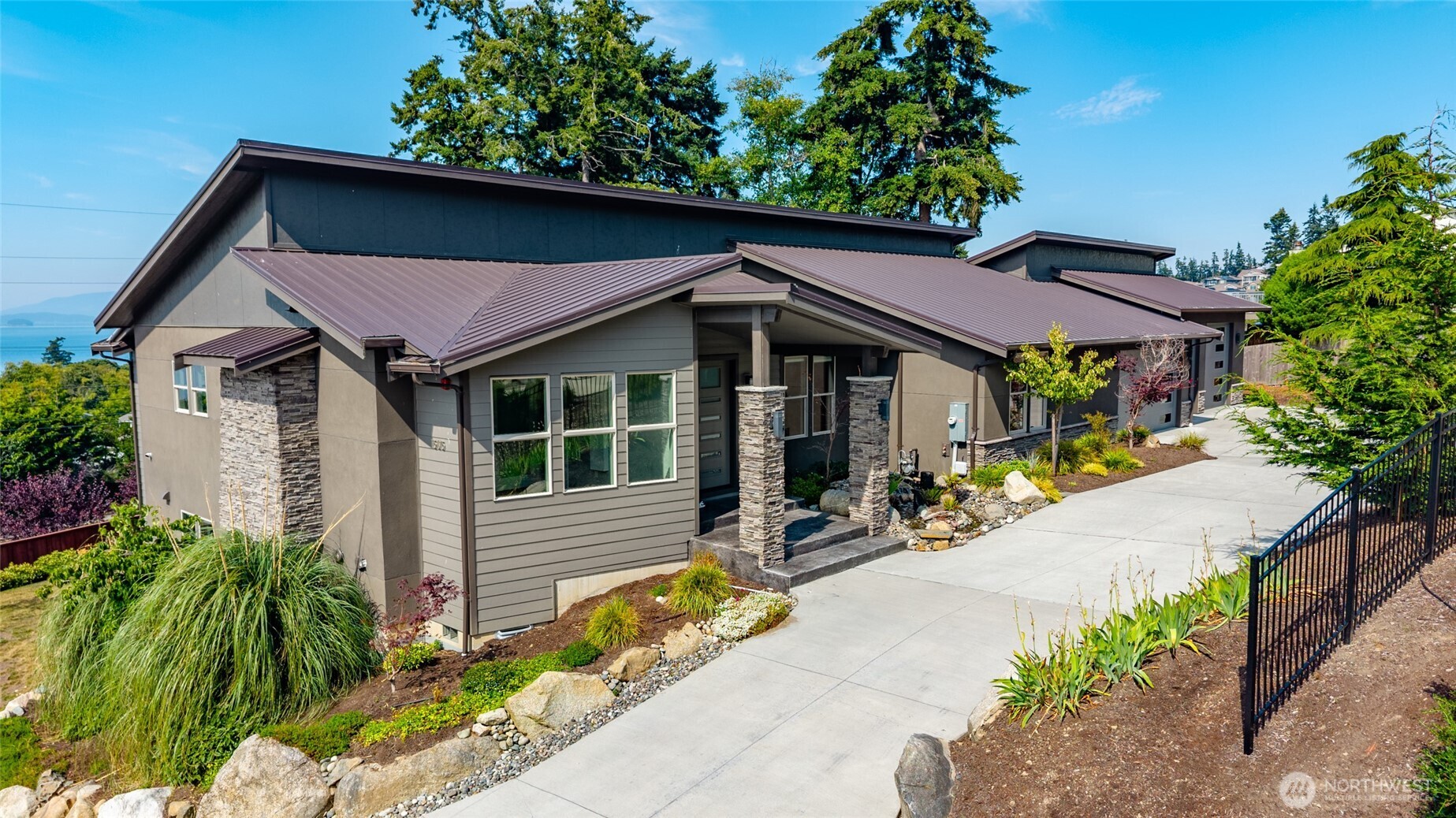 1505 Harbor View Court Property Photo 4