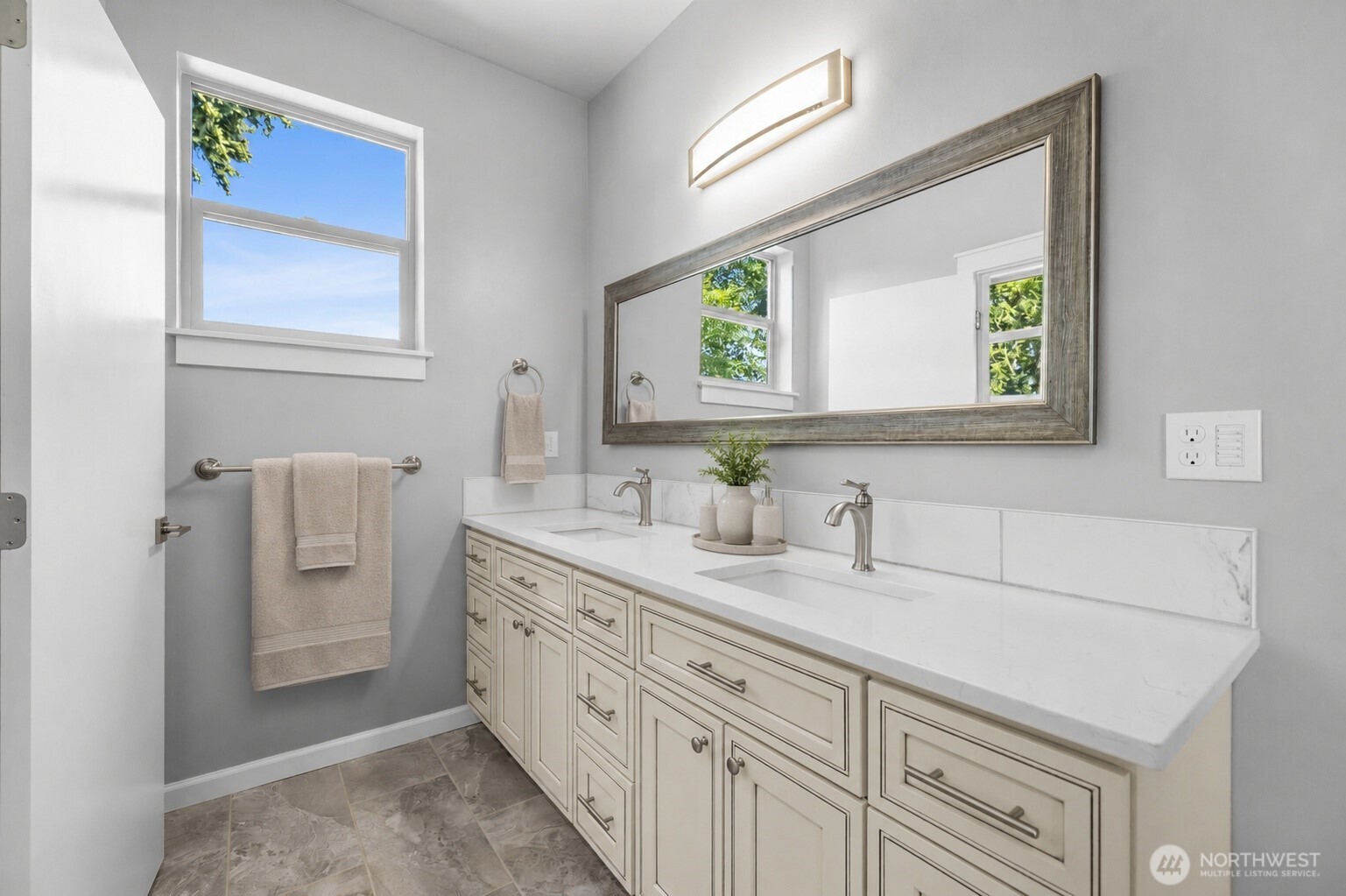 1505 Harbor View Court Property Photo 26