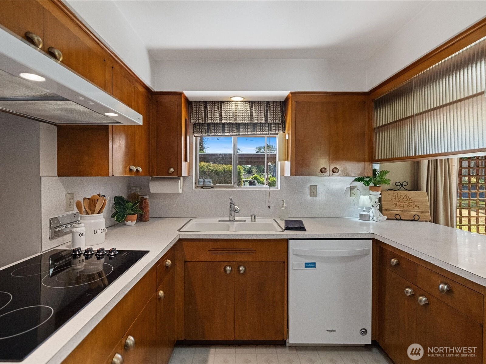 4507 Rucker Avenue Property Photo 14