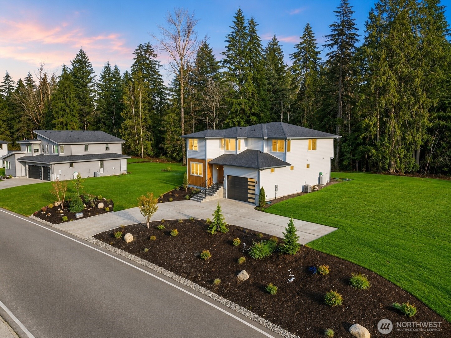 15025 250th Drive Property Photo 2