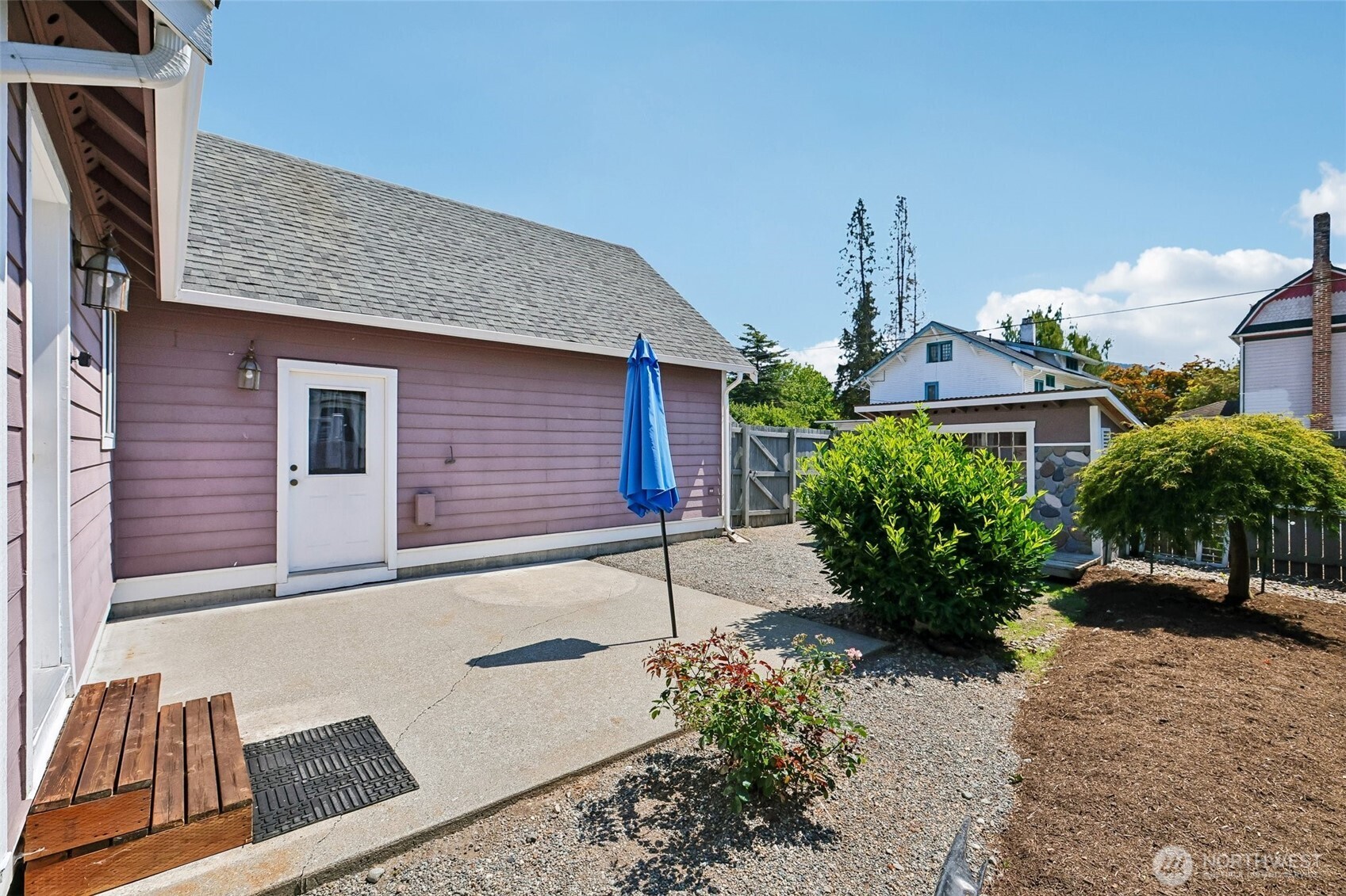 415 Warner Street Property Photo 4