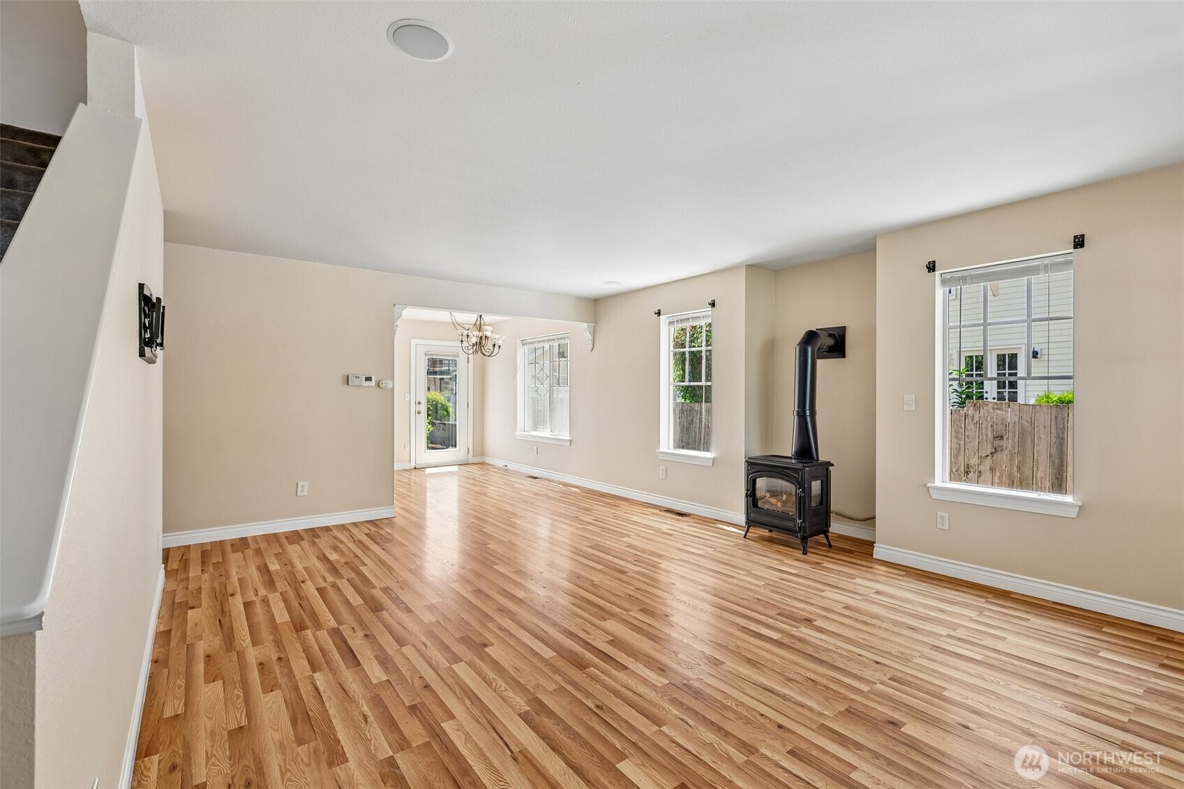 415 Warner Street Property Photo 6