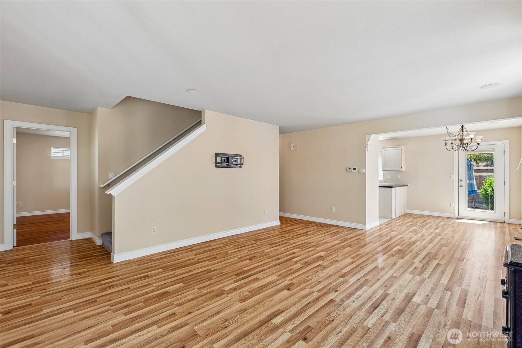 415 Warner Street Property Photo 7