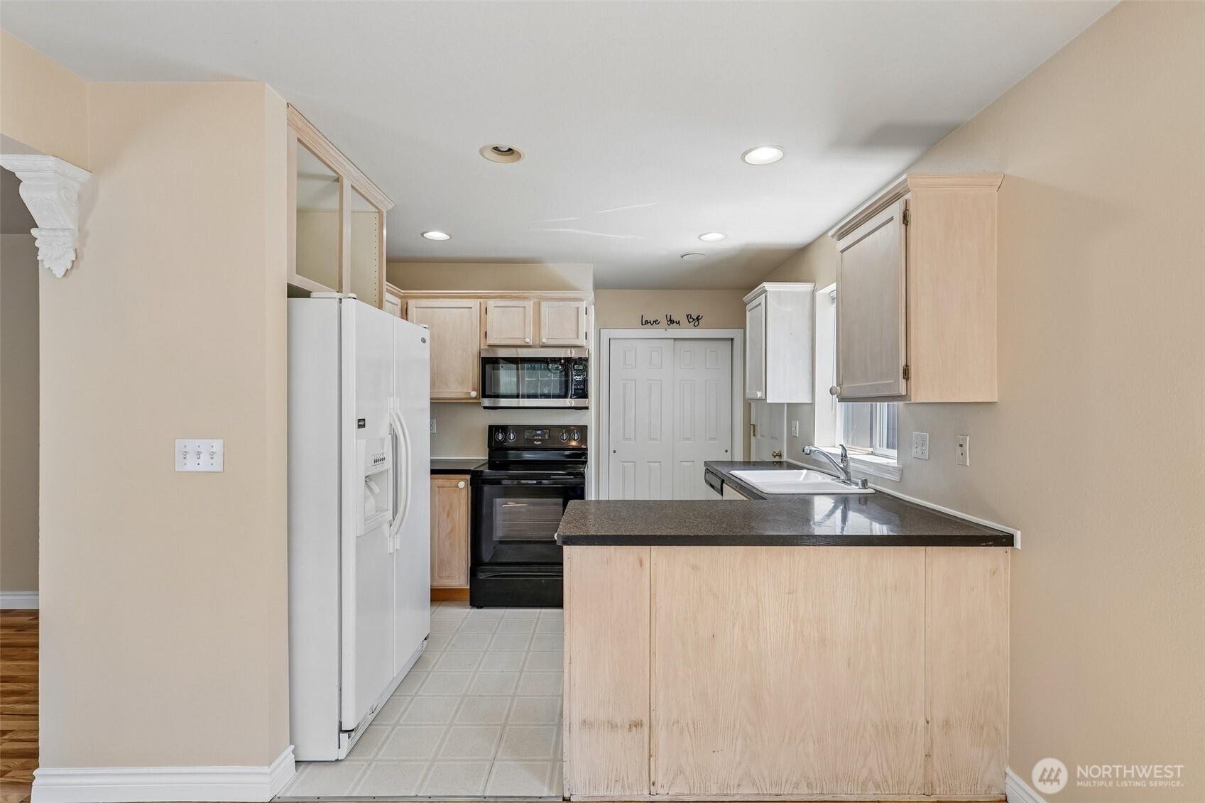 415 Warner Street Property Photo 11