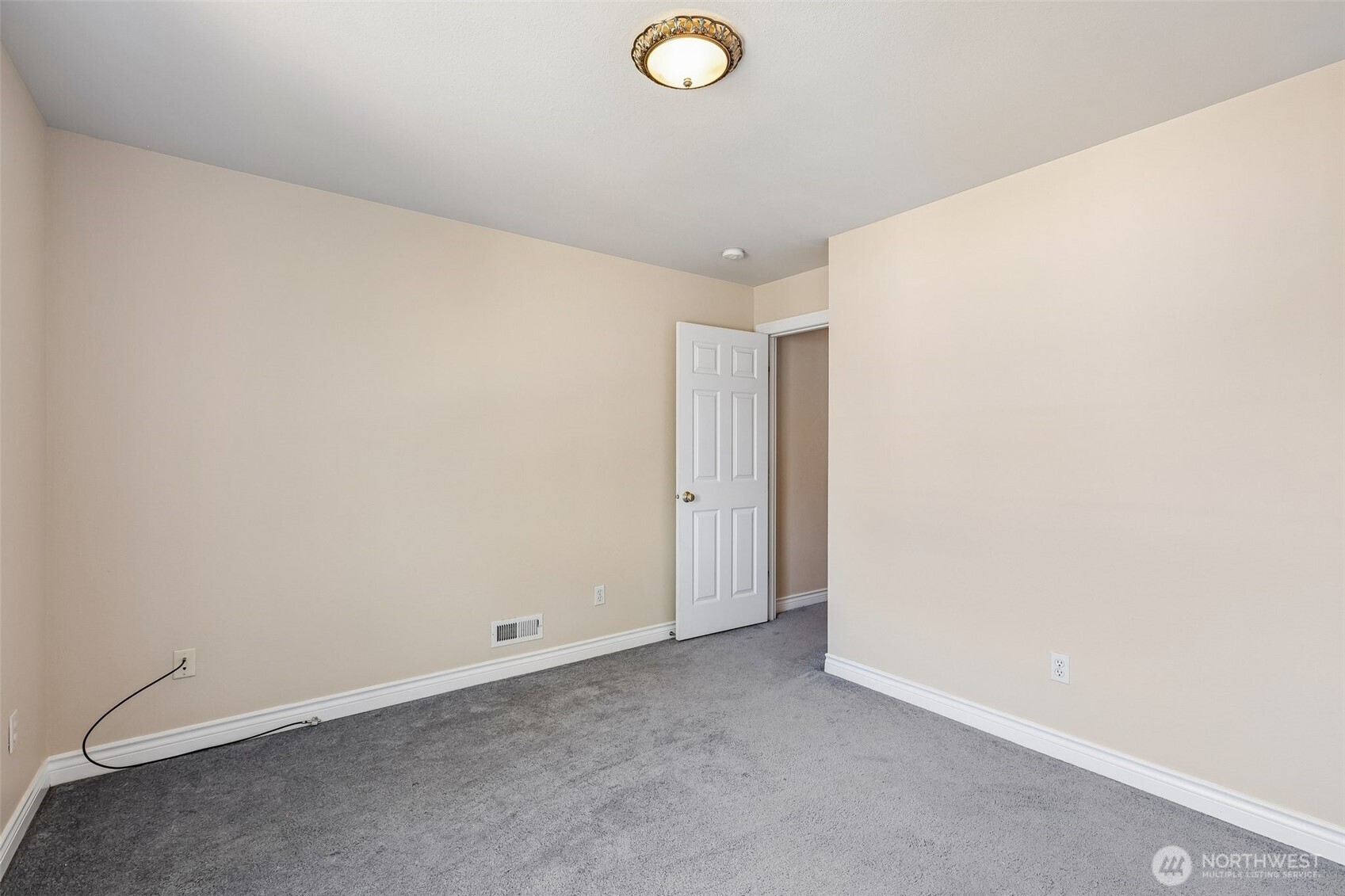 415 Warner Street Property Photo 21
