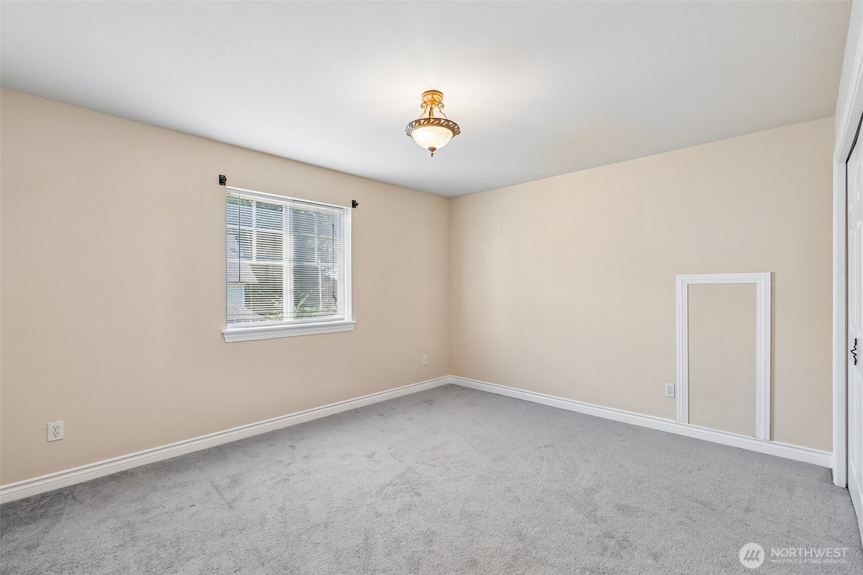 415 Warner Street Property Photo 23