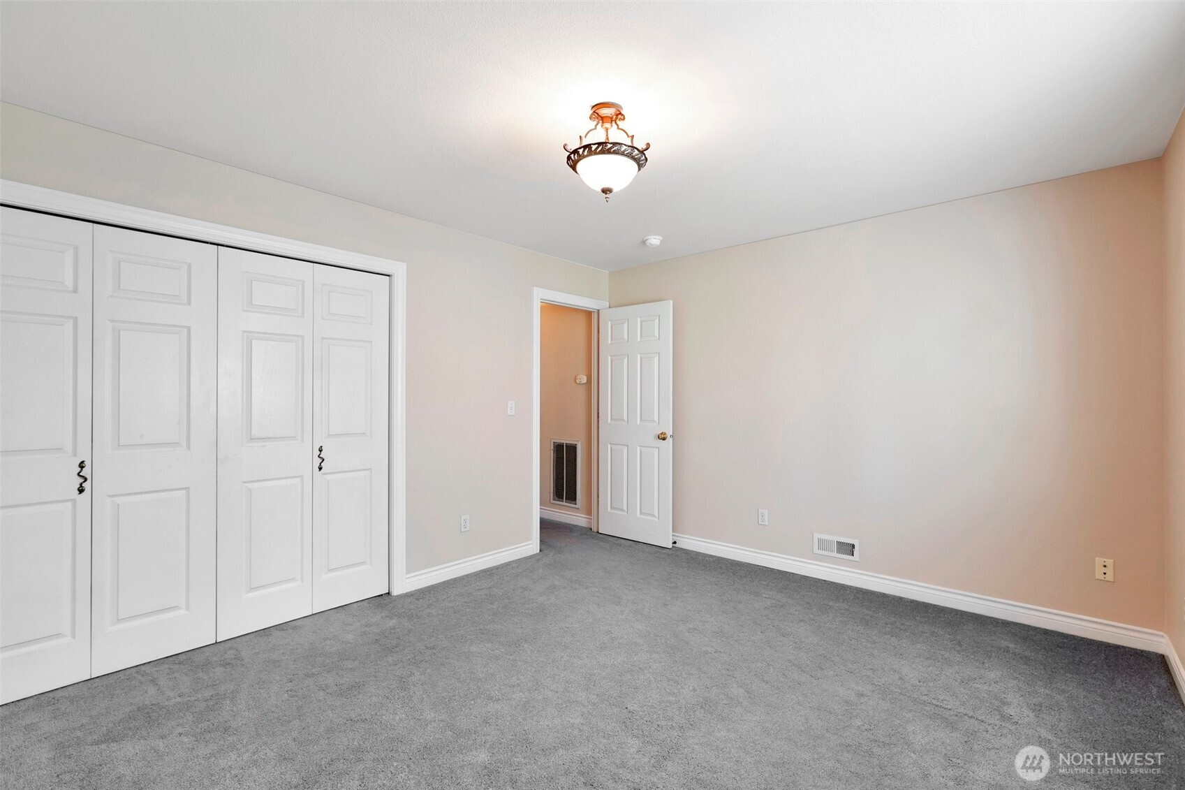 415 Warner Street Property Photo 24