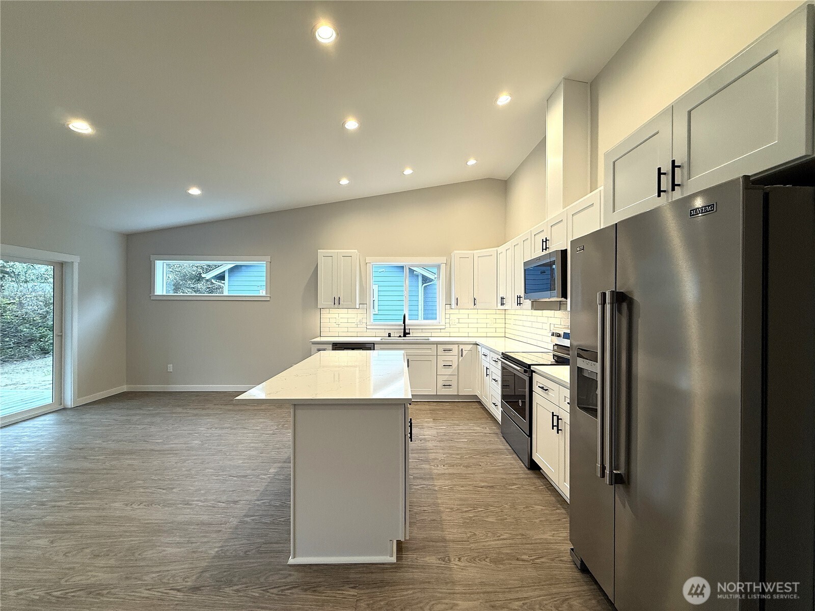 393 Sextans Avenue Property Photo 11