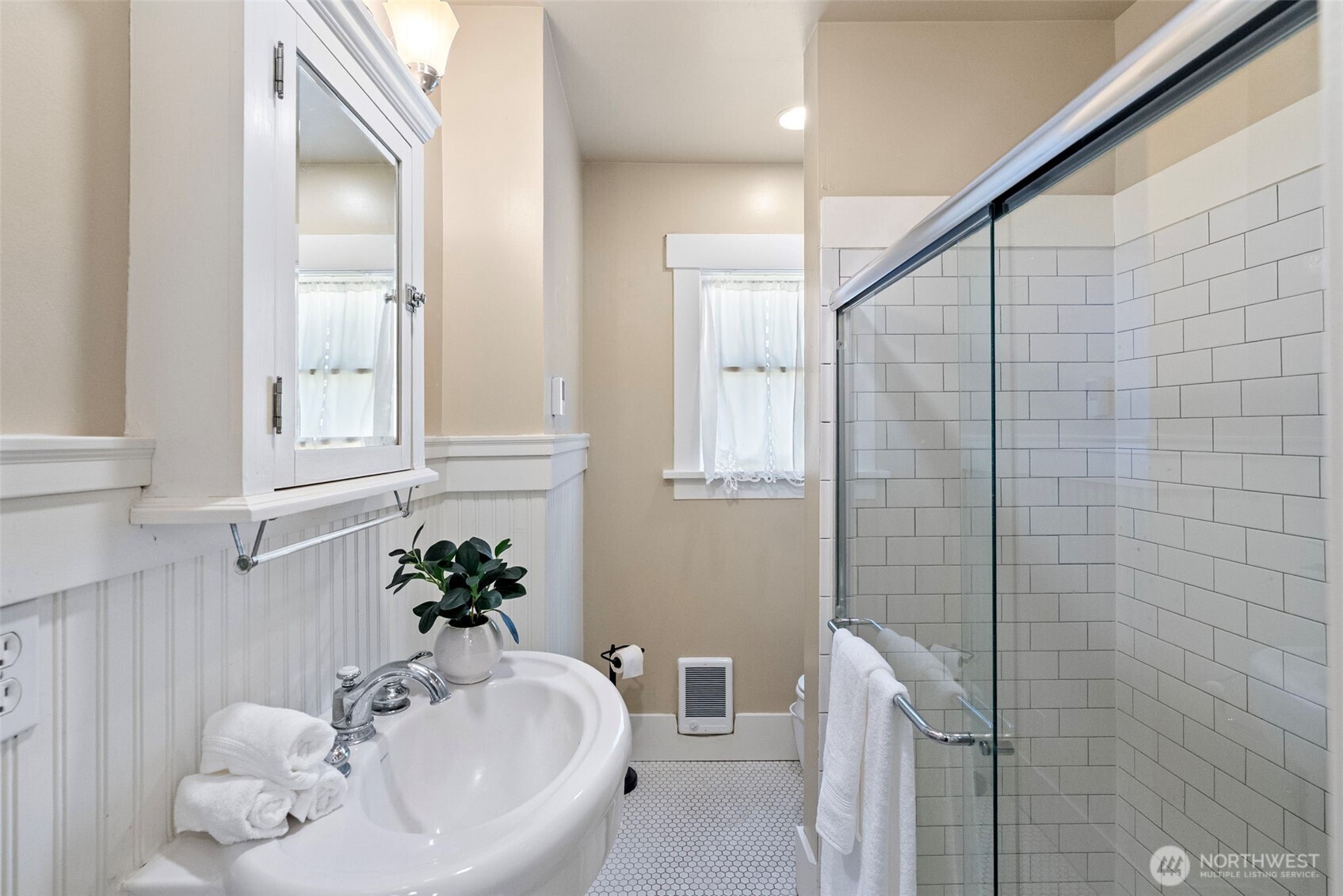 506 Perry Avenue Property Photo 16