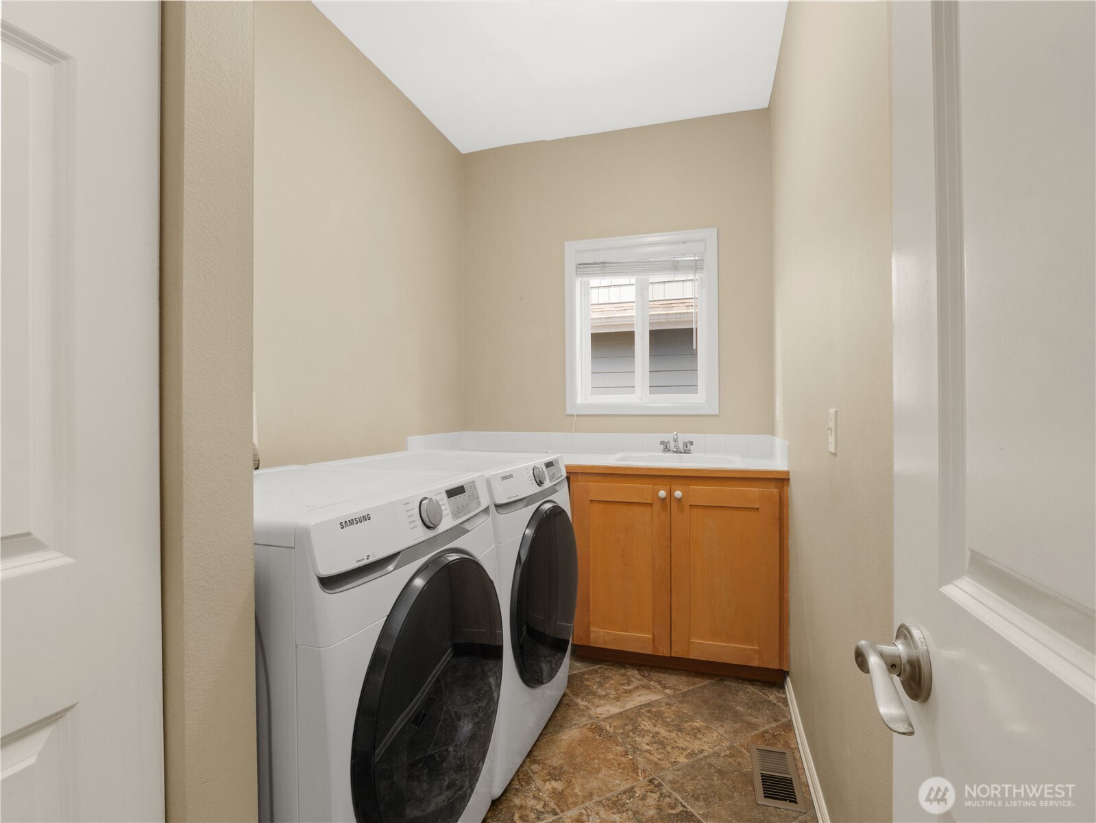 2605 231st Avenue Property Photo 21