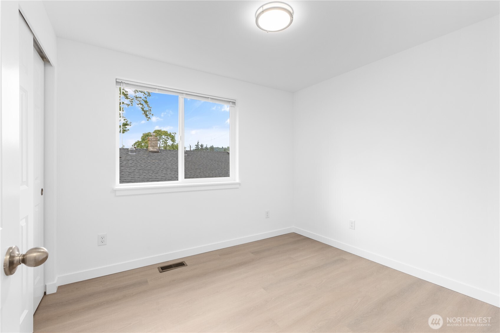 5016 26th Avenue Property Photo 21