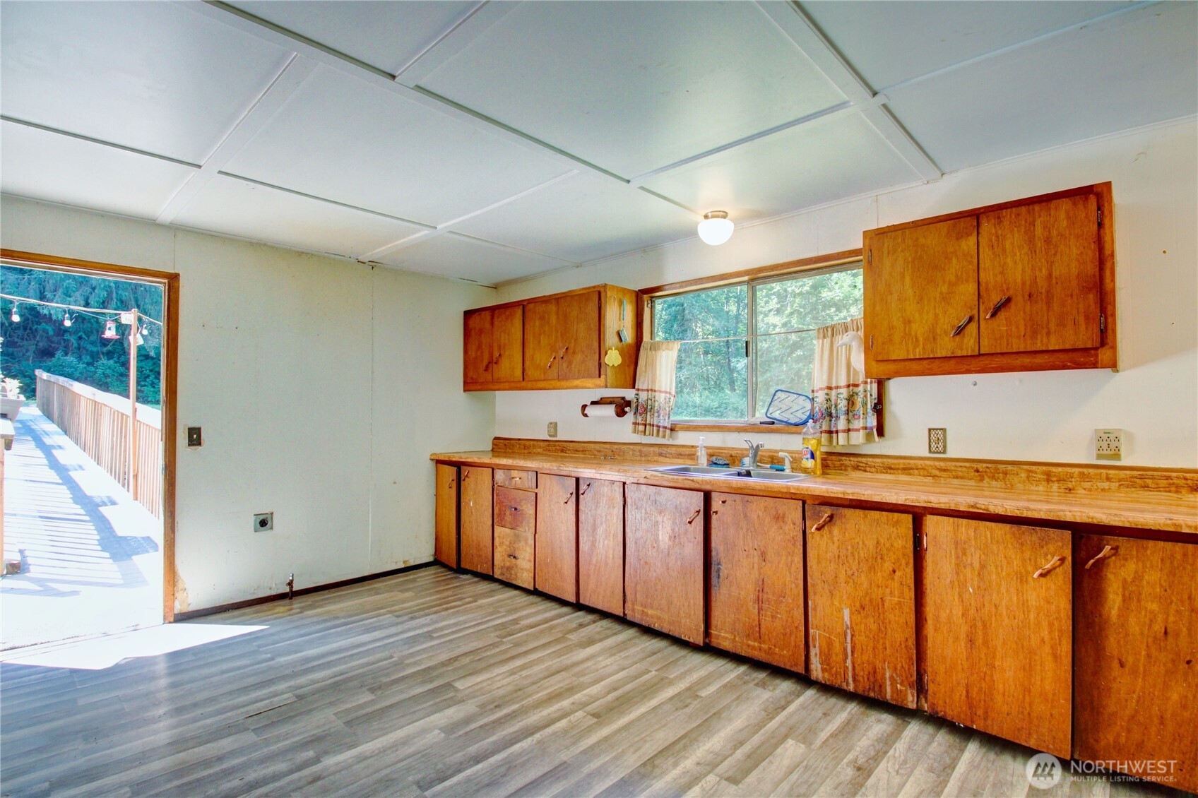4342 Friday Creek Road Property Photo 4