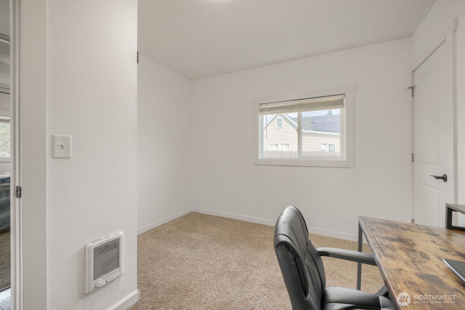 7047 S Warner Street Property Photo 12