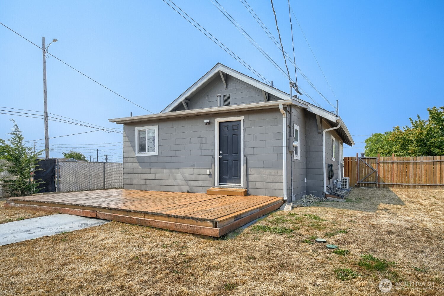 7047 S Warner Street Property Photo 17