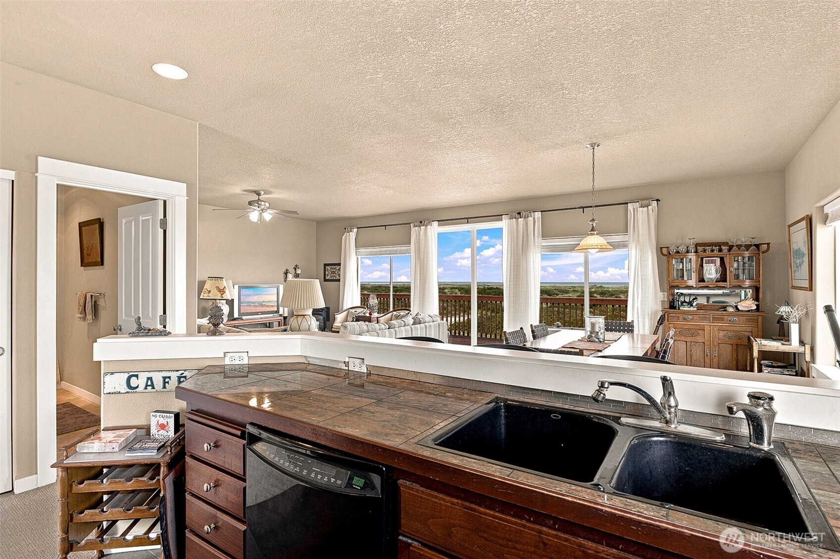 598 Marine View Drive Property Photo 8