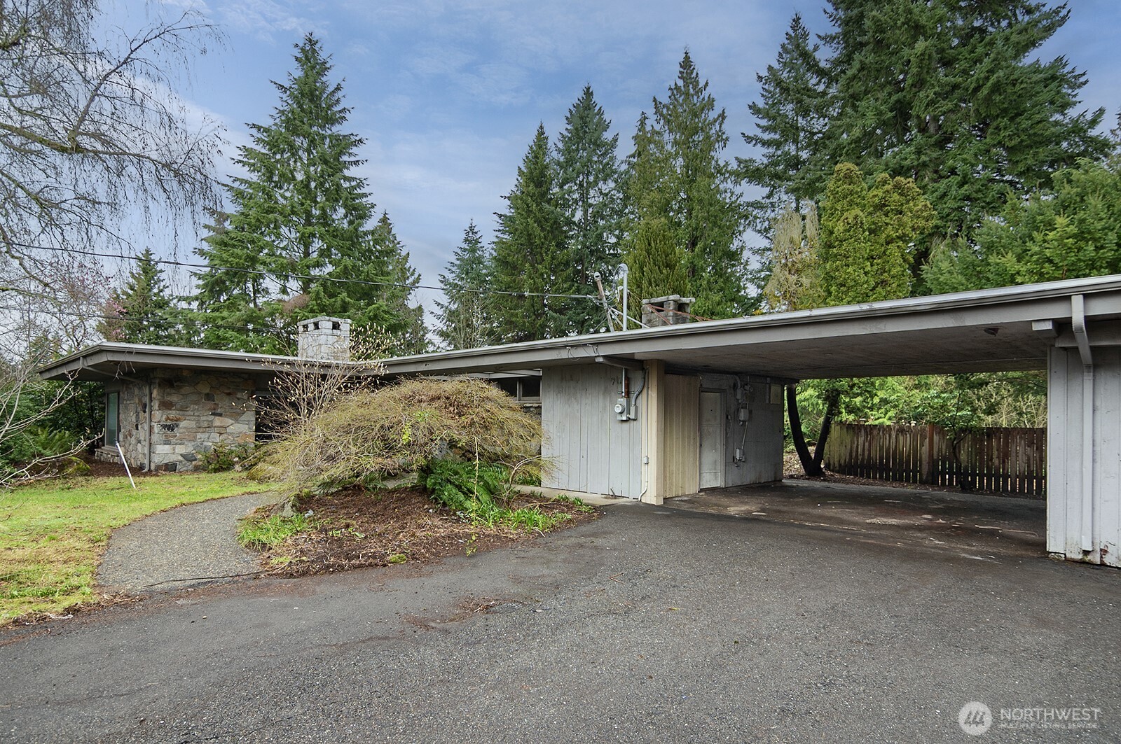 700 Reiten Road Property Photo 5