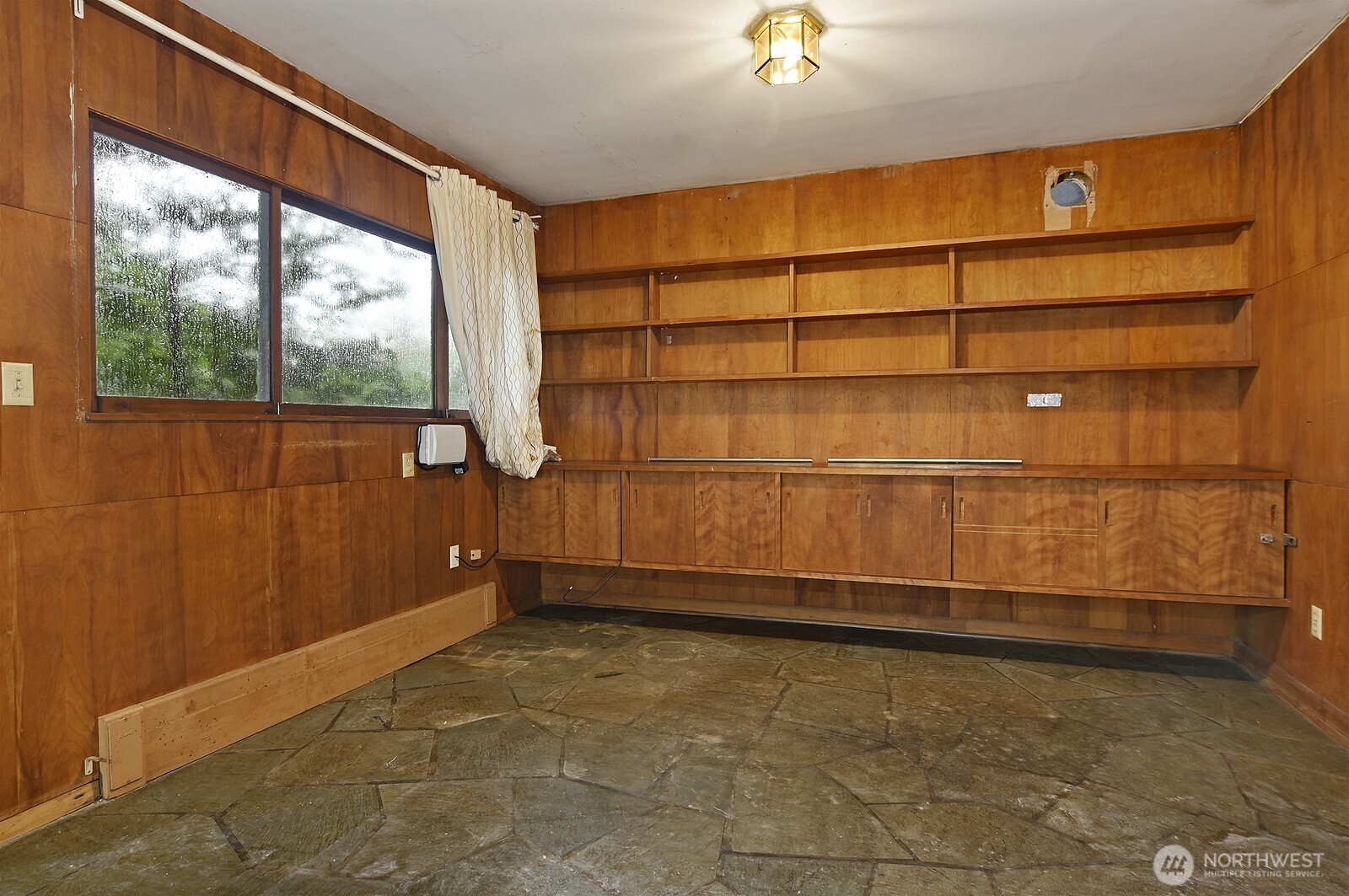 700 Reiten Road Property Photo 14
