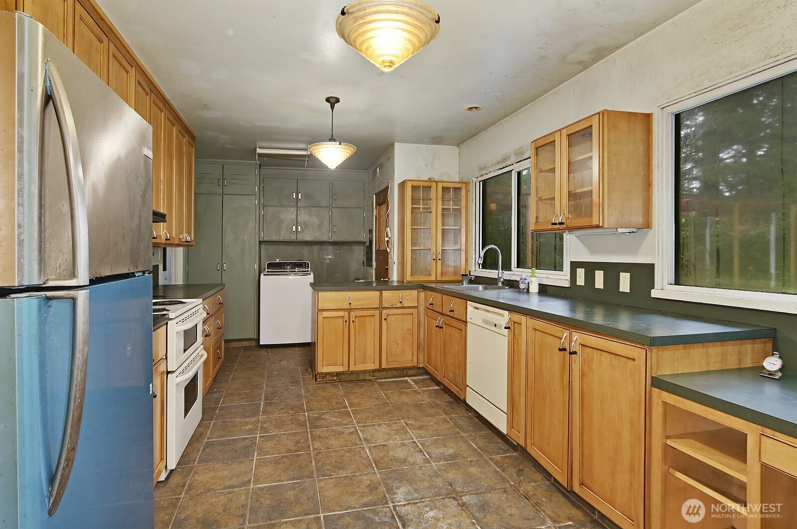 700 Reiten Road Property Photo 15