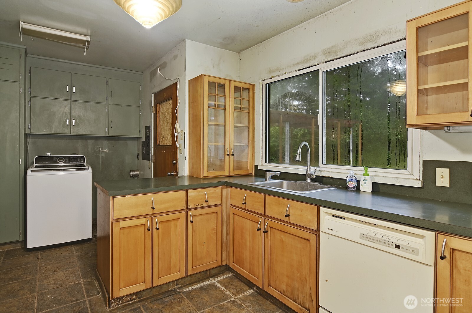 700 Reiten Road Property Photo 21