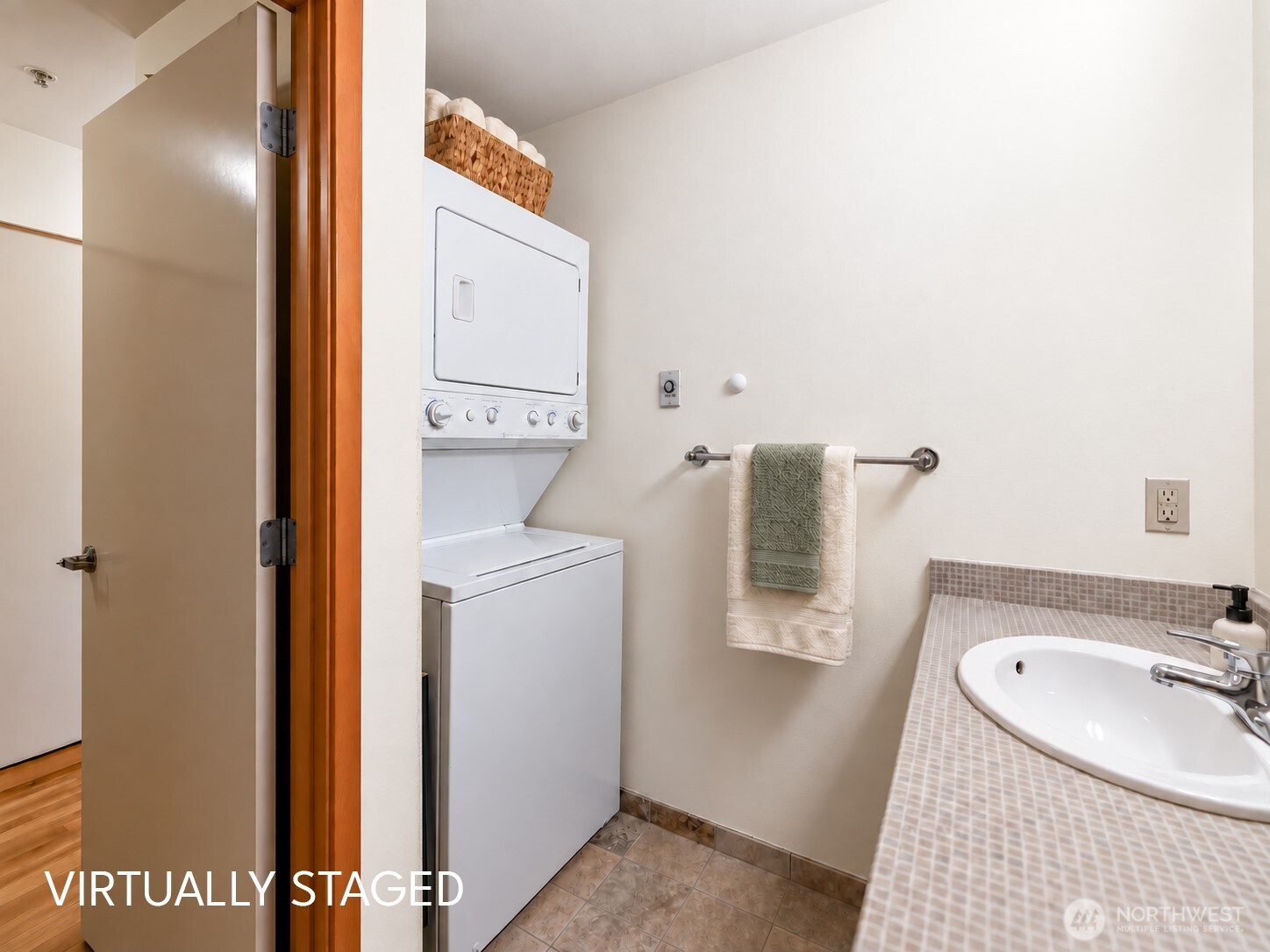 4020 Aurora Avenue 308 Property Photo 7