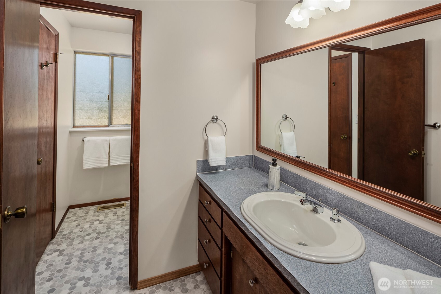 344 S 183rd Street Property Photo 13