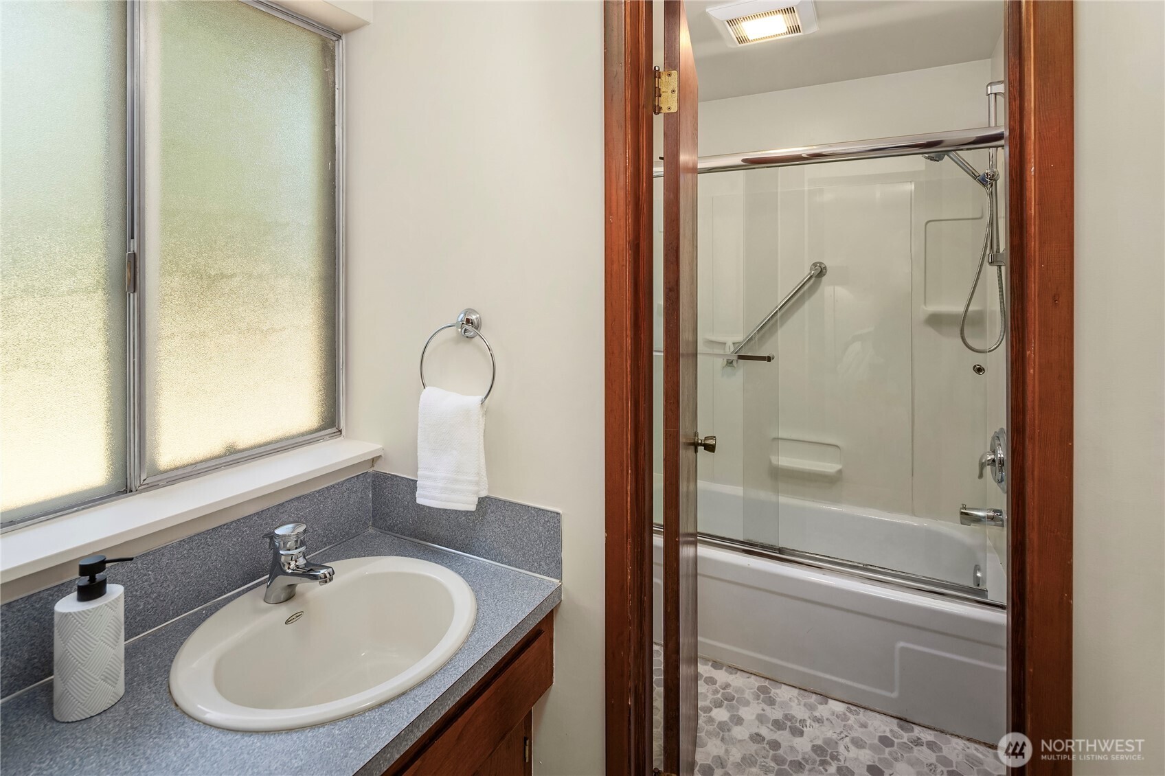 344 S 183rd Street Property Photo 14