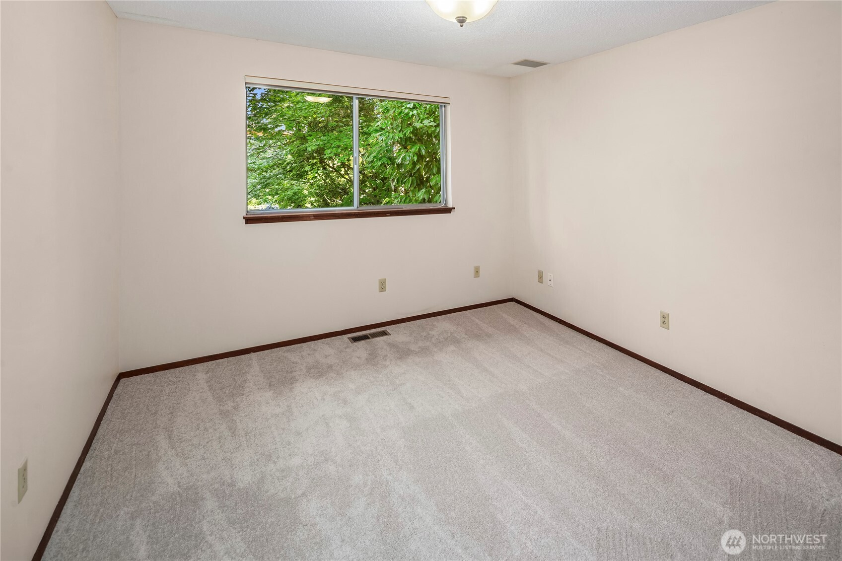 344 S 183rd Street Property Photo 15