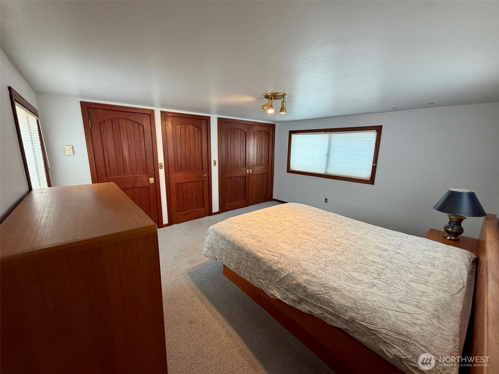 360 W Ewing Street D-11 Property Photo 9