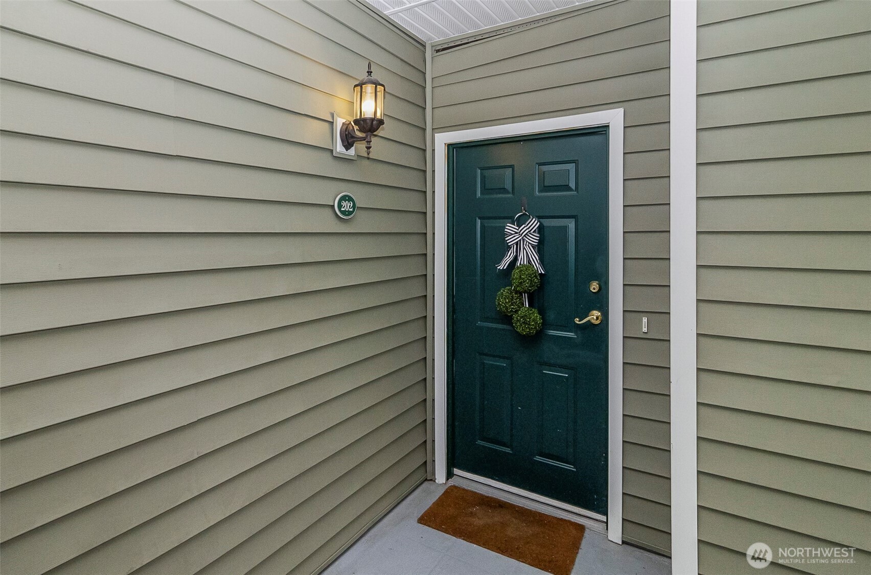 12712 Admiralty Way F-202 Property Photo 4