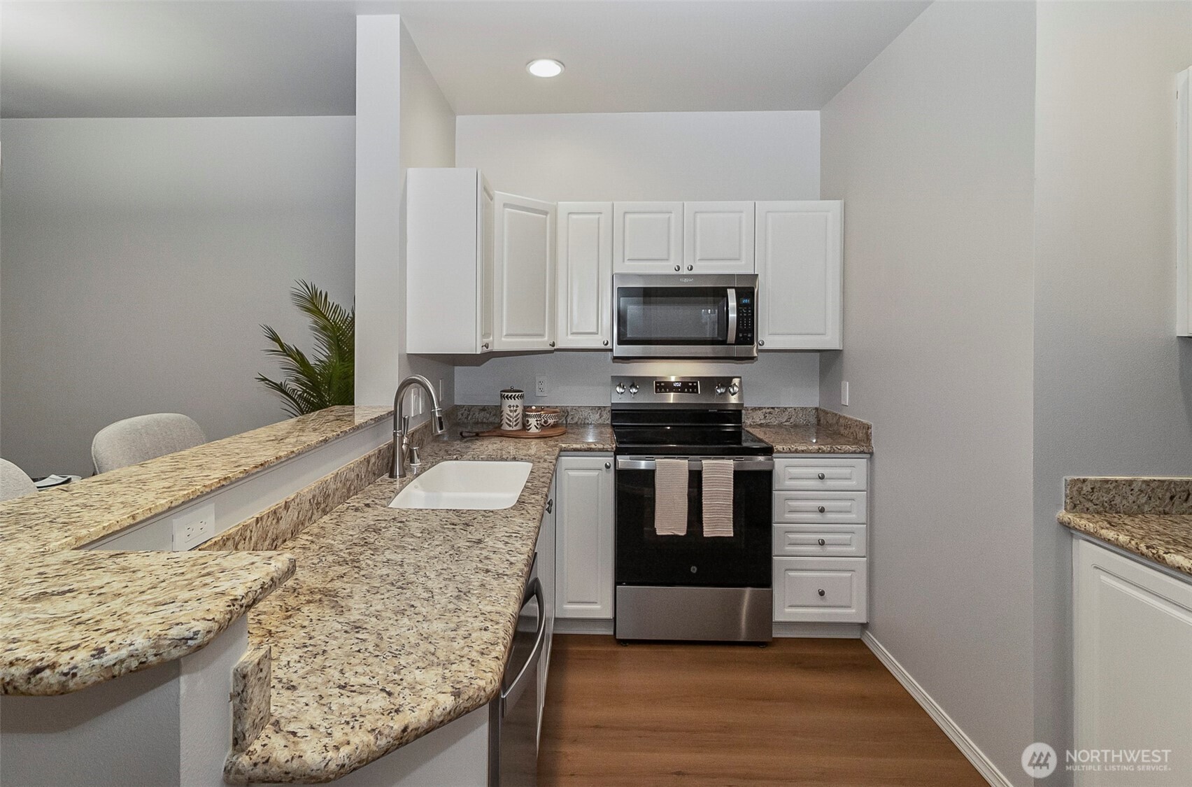 12712 Admiralty Way F-202 Property Photo 10