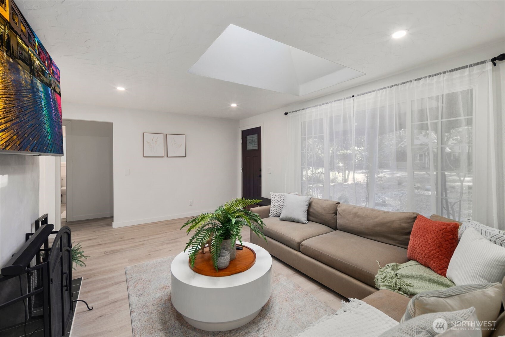11107 Tahoma Drive Property Photo 6