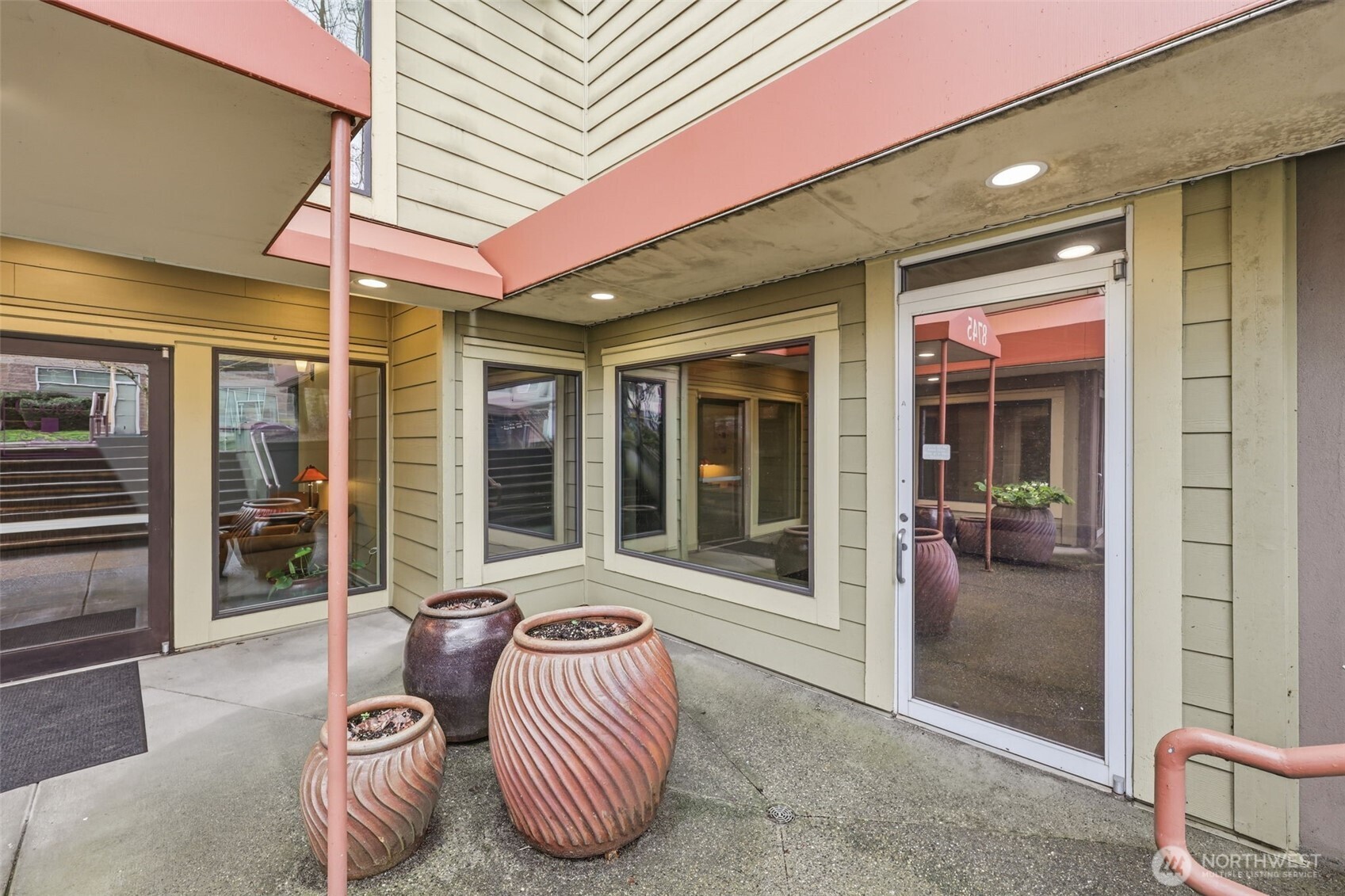 8745 Greenwood Avenue A Property Photo 2