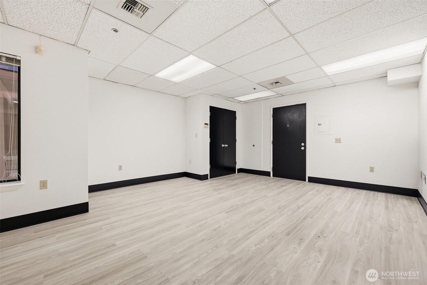 8745 Greenwood Avenue A Property Photo 12