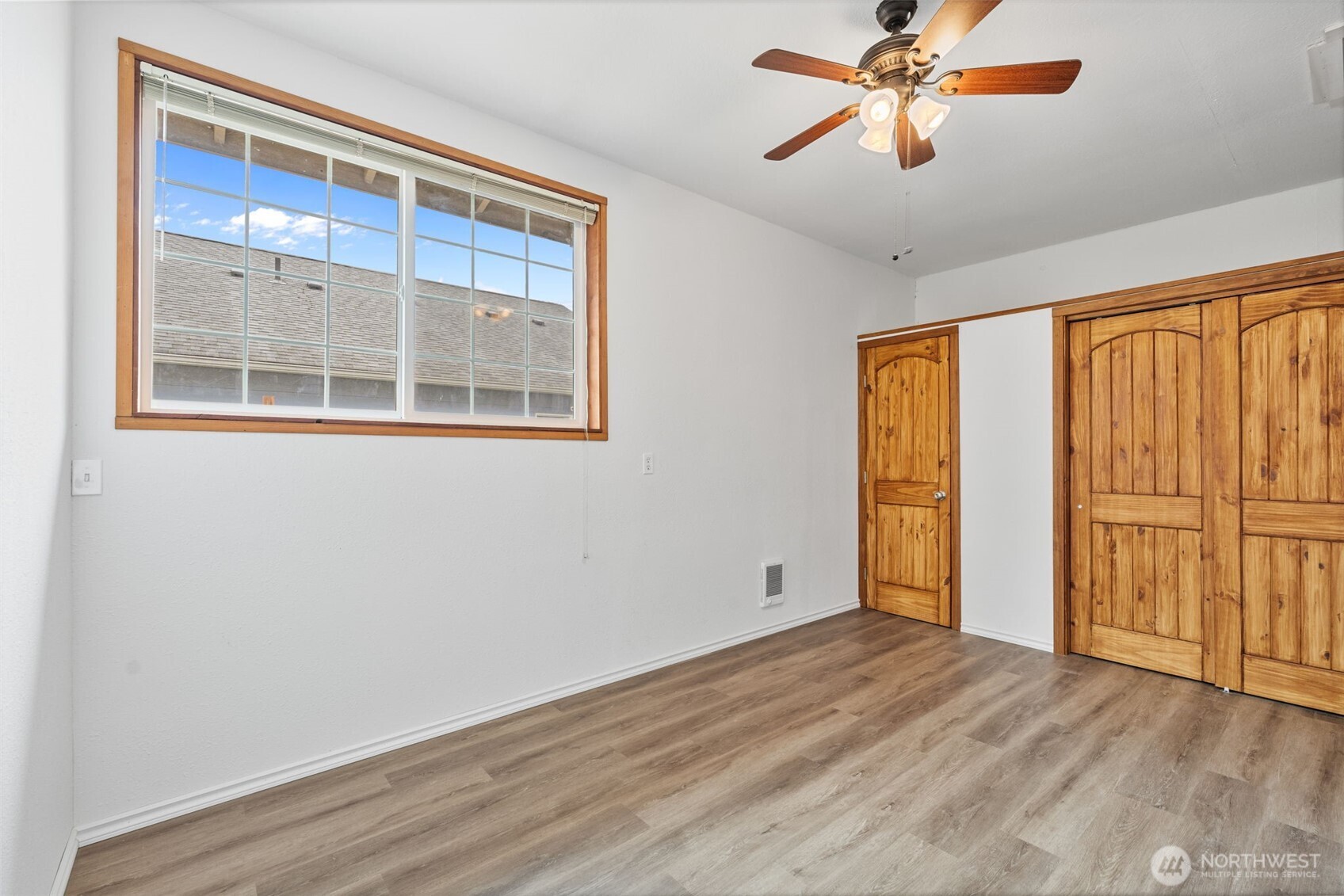 725 W Main Avenue Property Photo 20