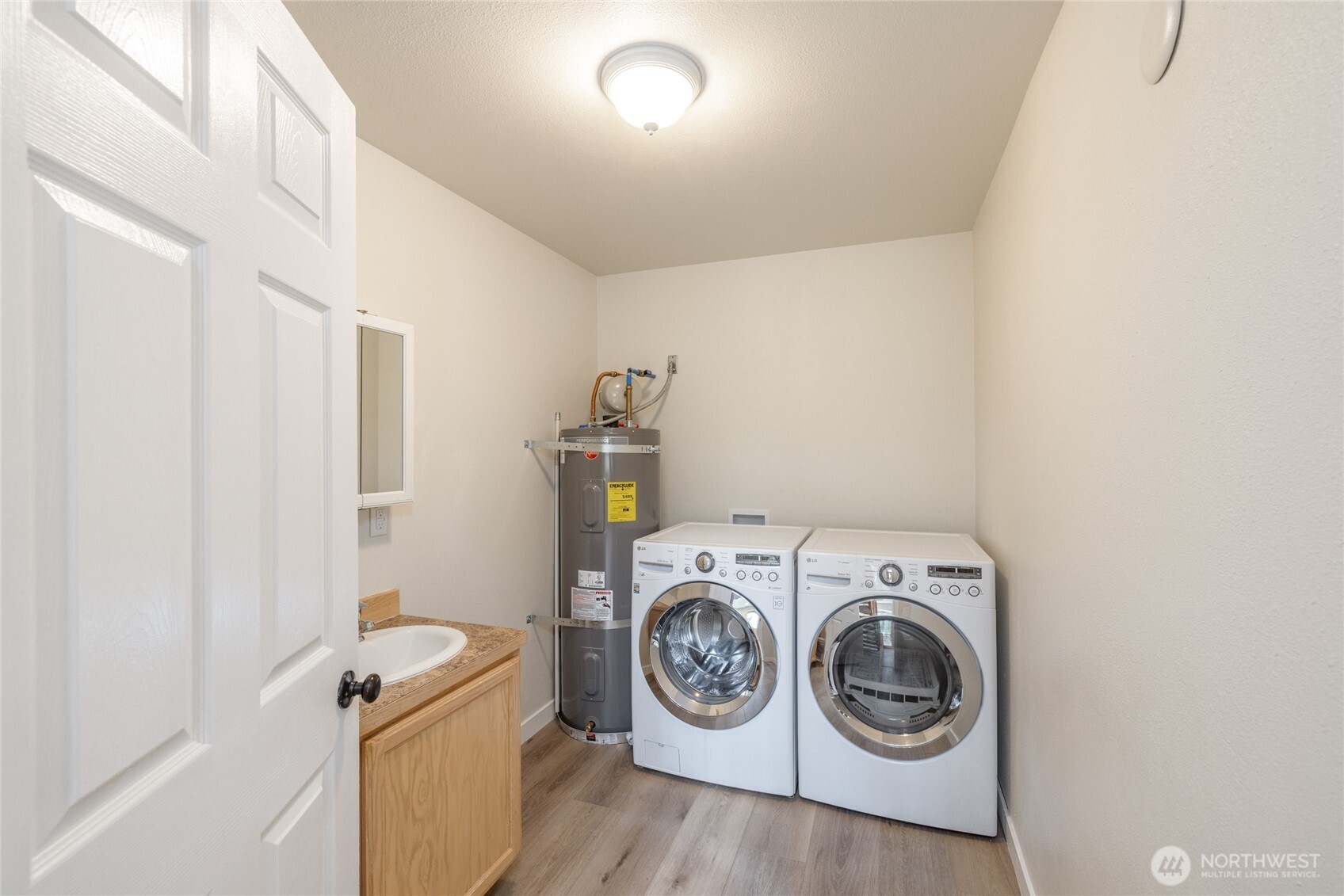 652 Diamond Drive Property Photo 11