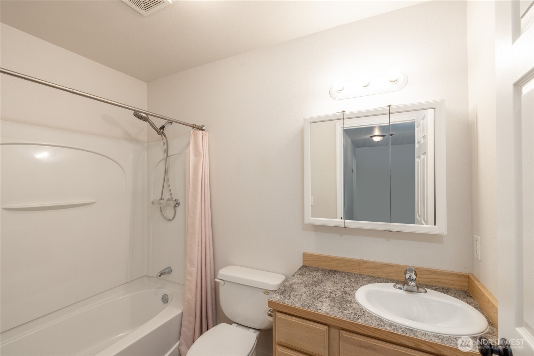 652 Diamond Drive Property Photo 14
