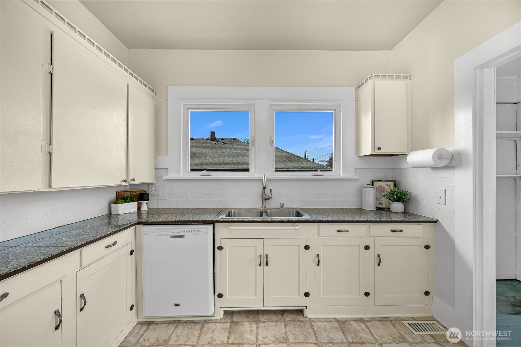 2217 Lynn Street Property Photo 17