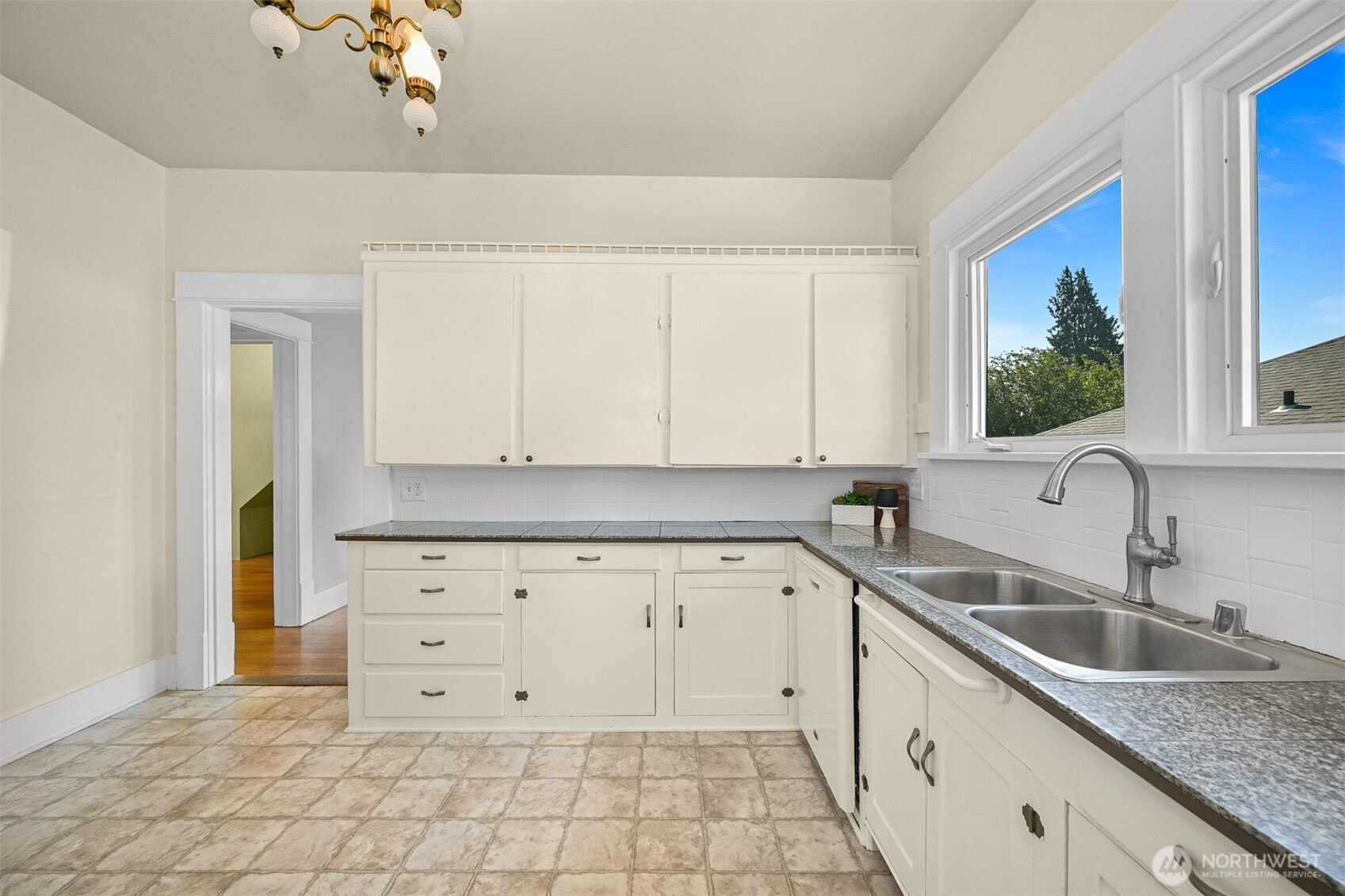 2217 Lynn Street Property Photo 18