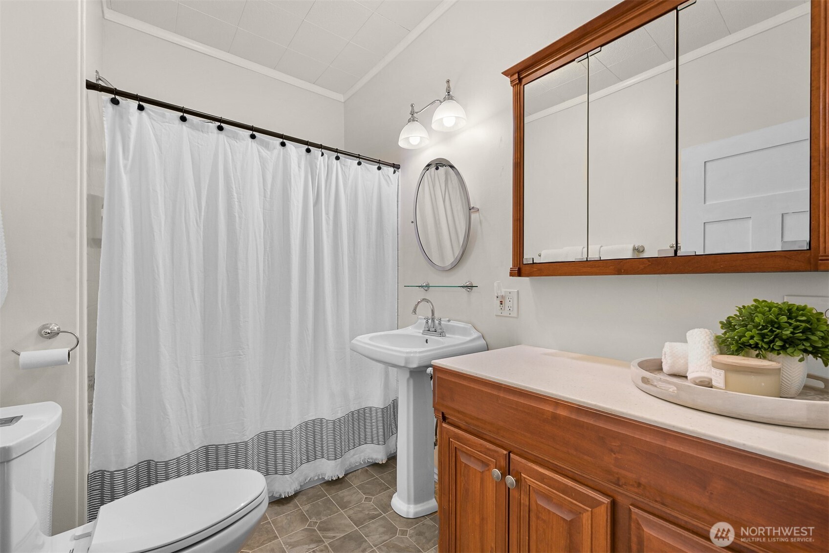 2217 Lynn Street Property Photo 20